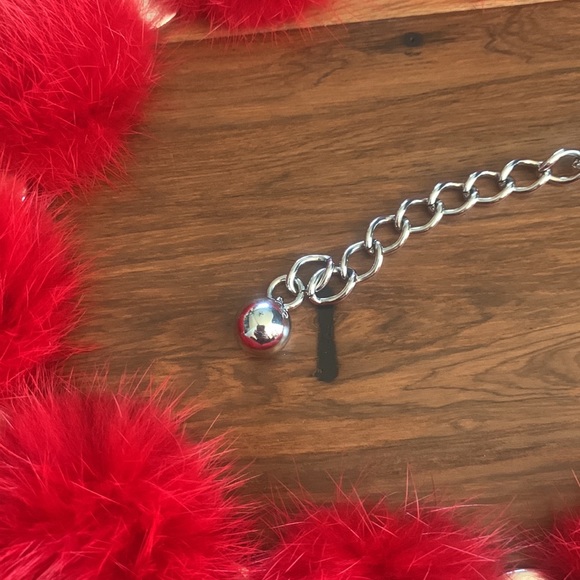 Silver and Red Fur Chain Belt - Picture 4 of 8